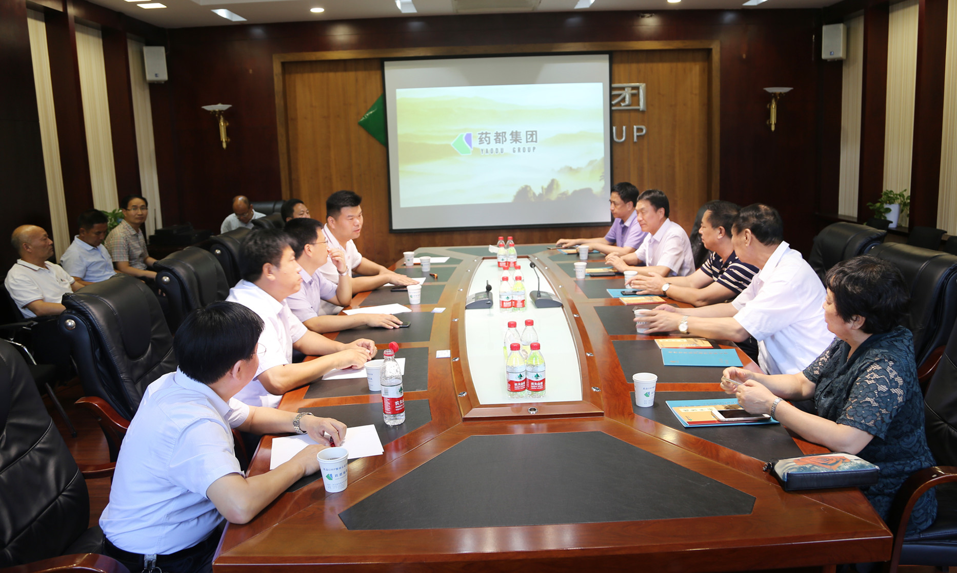 河北省農(nóng)業(yè)農(nóng)村廳領(lǐng)導(dǎo)來藥都制藥集團指導(dǎo)工作