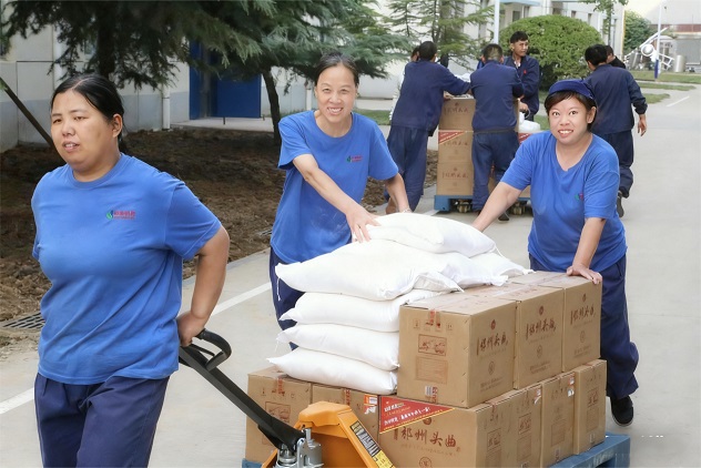 情暖雙節(jié)，愛滿藥都 藥都集團(tuán)中秋、國慶福利發(fā)放活動(dòng)圓滿落幕